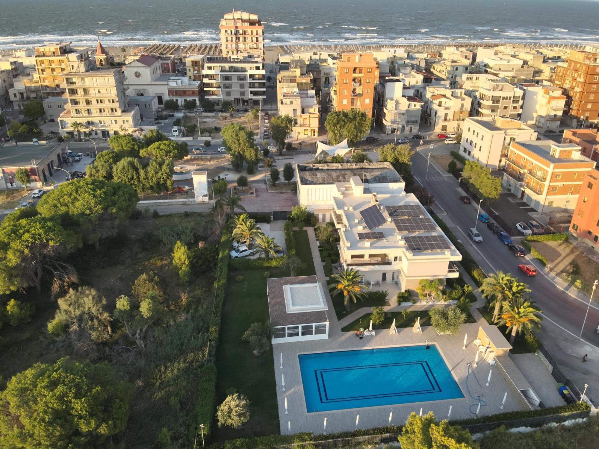 Salapia Salis Resort Margherita Di Savoia Exterior foto